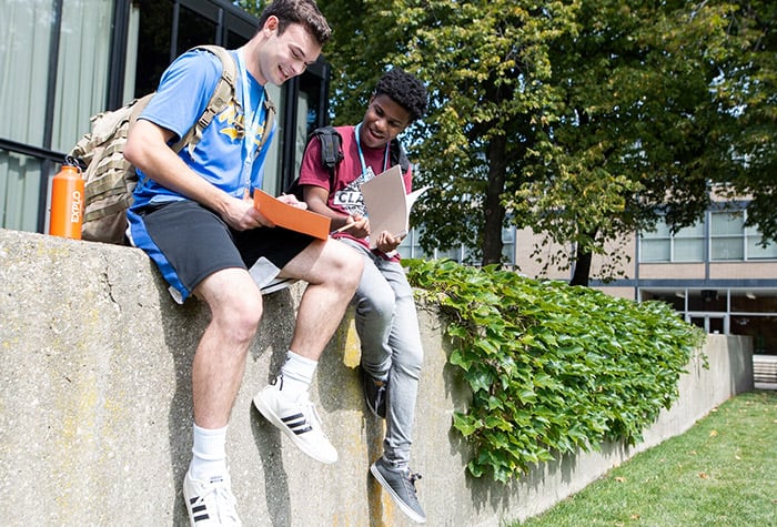 700x475_Mod_studentlifeboys